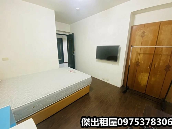 傑出租屋/藝文社區電梯,免追垃圾車,可租汽車位! - Image 3