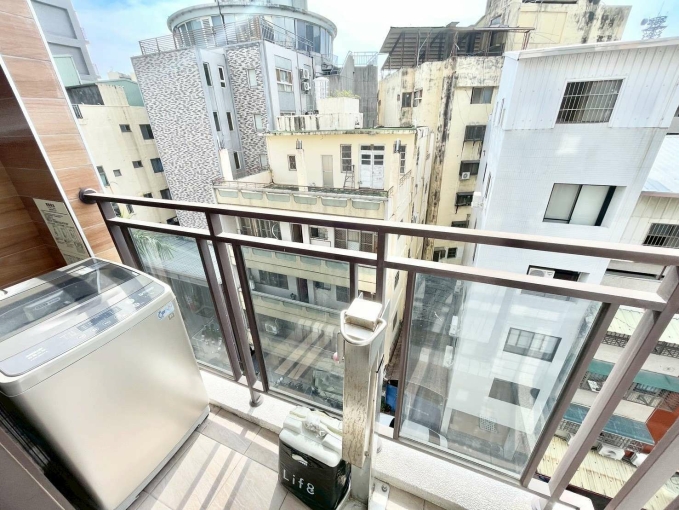 🔥中區超新電梯套房🔥陽台獨洗🔥乾濕分離🔥近一中街、台中火車站 - Image 2