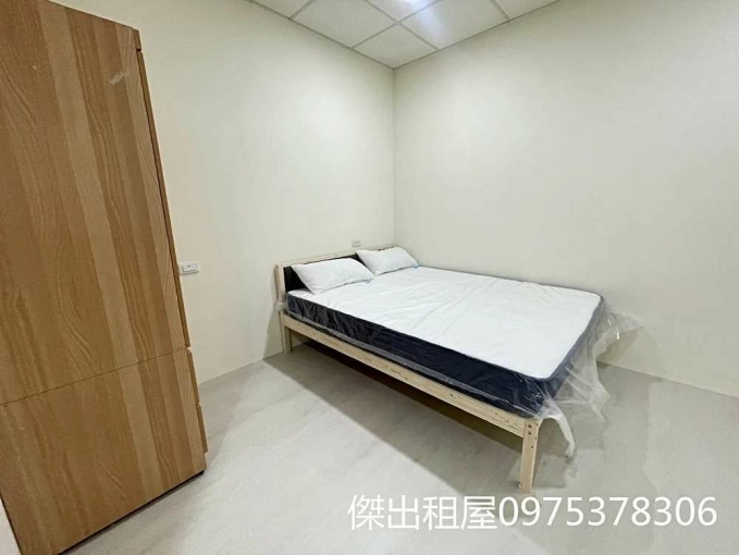 傑出租屋/全新一層2戶,可補助,獨洗 - Image 1