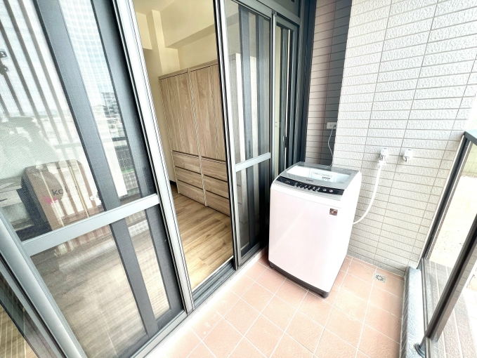 🔥❤️新蓋大樓電梯套房/近水湳市場/文心捷運站/大陽台獨洗獨曬/可雙租補❤️🔥 - Image 10