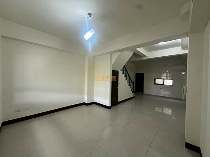 兆基社會住宅🏡北斗全新透天門前有大車庫（第2張）