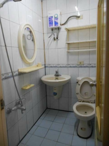 免仲介費 近桃園火車站及市政府公寓3樓網路大套房出租 只付電費（第5張）