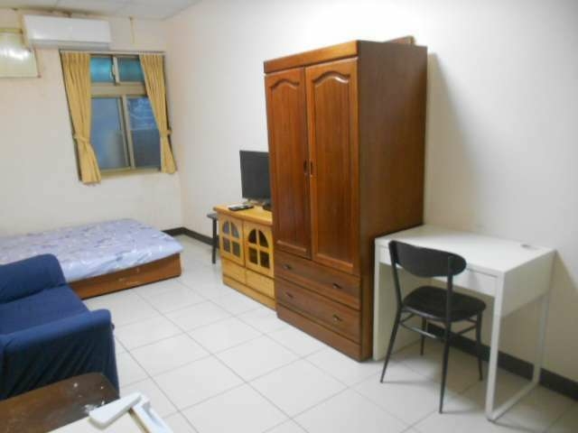 免仲介費 近桃園火車站及市政府公寓3樓網路大套房出租 只付電費（第2張）