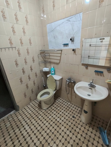 橘子🍊老樹公園8米寬大庭院一樓平房🍊可營登一切來談😊（第3張）