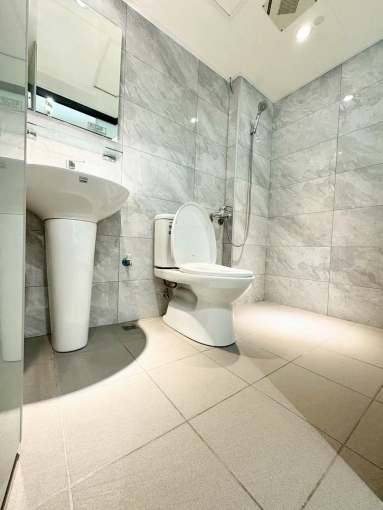 北屯區質感秒殺套房🔥超大陽台獨洗💓衛浴開窗✨可租補🎊（第5張）