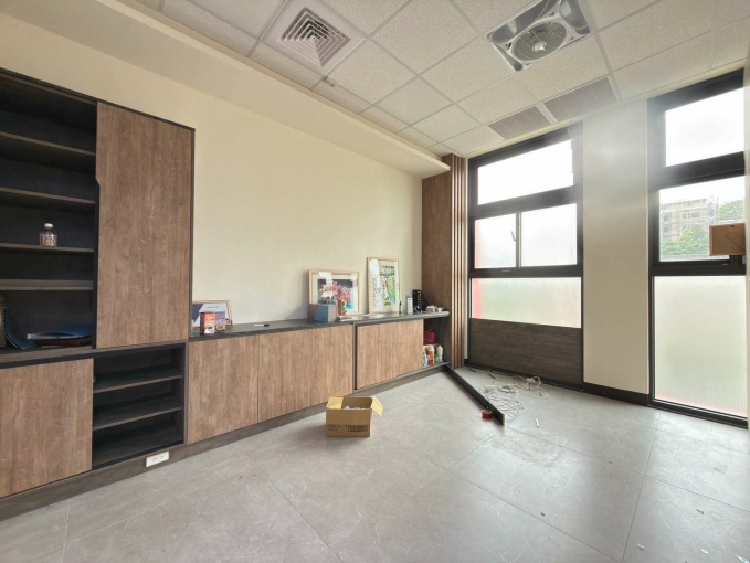 ⚡稀有釋出｜近幼獅交流道｜氣派門面全新挑高SRC廠辦📦🚛（第6張）