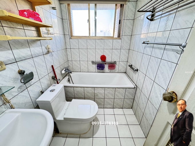 租-中國醫-四房附車位*24小時管理-傢俱家電全(含管含車)（第12張）