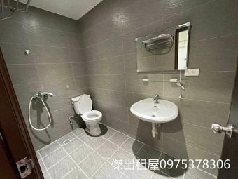 租屋找77過好年✿近中路市府,陽台獨洗,可寵可補助（第3張）