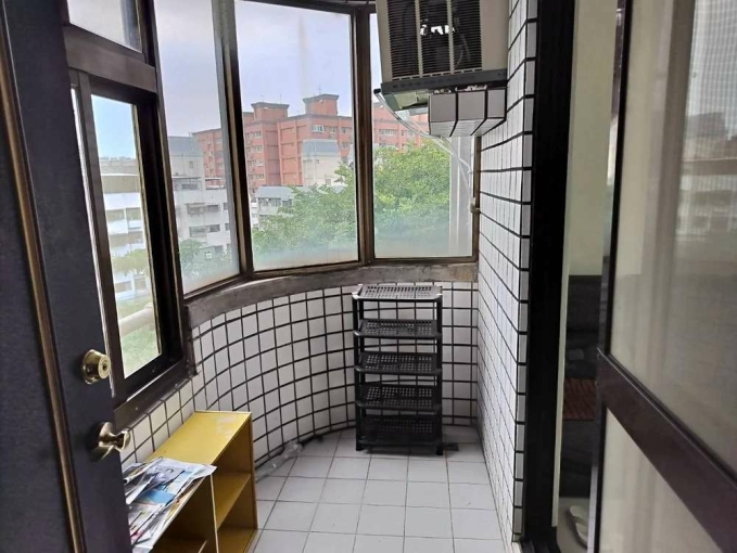 光明國中溫馨美2房~家具電全配~衛浴開窗 - Image 7
