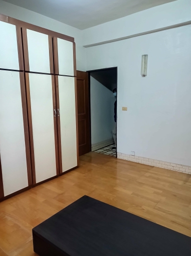 1000元的首月優惠,透天二樓雙間雅房,有各自有陽台與冷氣(第1張)