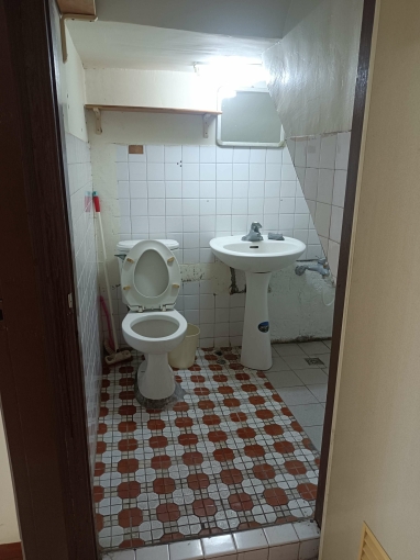 1000元的首月優惠,透天二樓雙間雅房,有各自有陽台與冷氣(第5張)