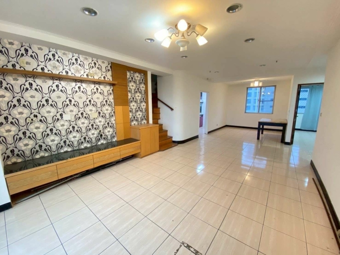 廷選好屋✨五房三衛✨超大坪數11+12樓✨可租補可戶籍 - Image 1