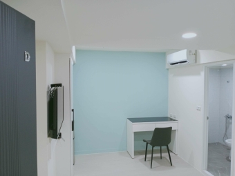 ( 降500到1000)電梯大樓教育大學全新裝潢套房 - Image 9