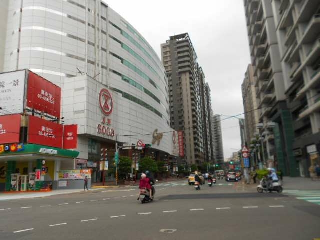 免仲介費 SOGO商圈內公寓4樓新網路套房出租 只另付電費 - Image 13