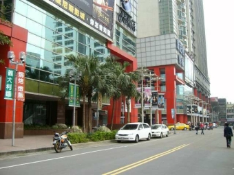 免仲介費 SOGO商圈內公寓4樓新網路套房出租 只另付電費 - Image 25