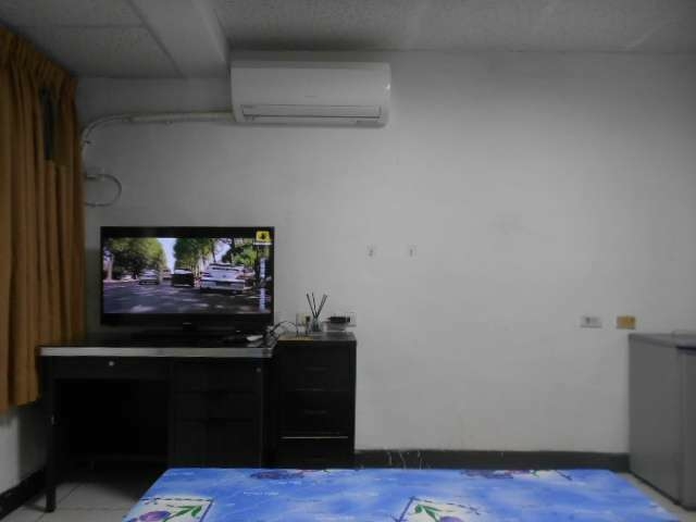 免仲介費 SOGO商圈內公寓4樓新網路套房出租 只另付電費 - Image 3