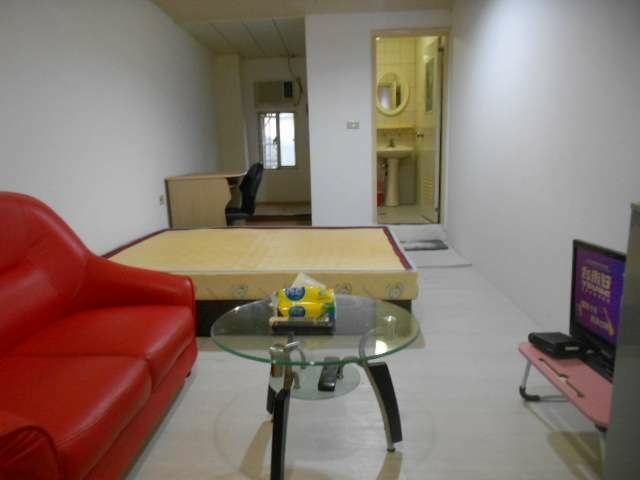 免仲介費 中壢市區延平路旁電梯6樓獨立式網路大套房出租（第3張）