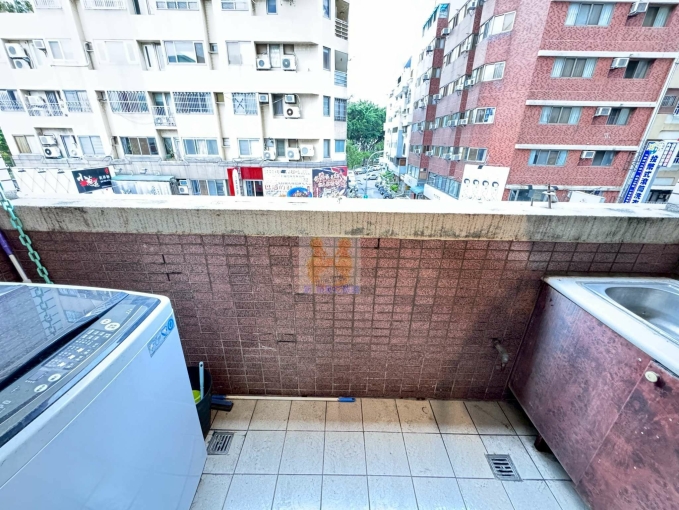 五期公益精誠蘇活大街有陽台電梯大套房類一房一廳~可寵可租補 - Image 9