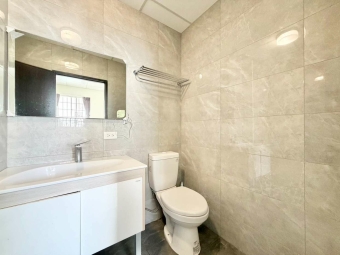 高鐵5分鐘🏅台水電🎀一層兩戶🔆陽台獨洗曬（第3張）