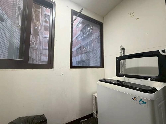 傑出租屋/站前稀有陽台獨洗,可補助 - Image 6