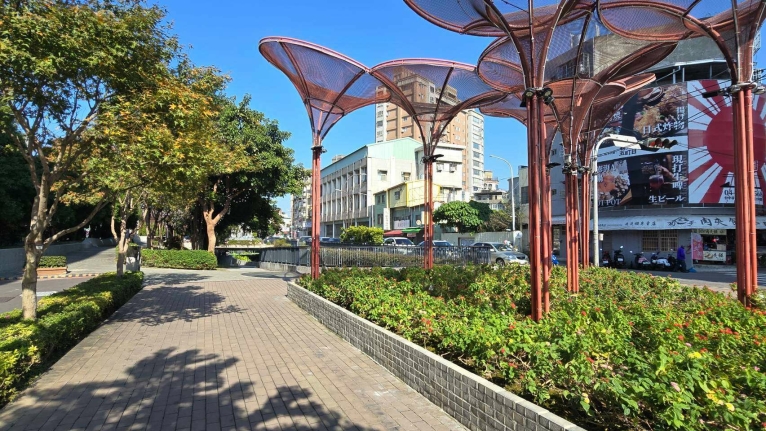 豐原水岸花都三面臨路金店面（第4張）