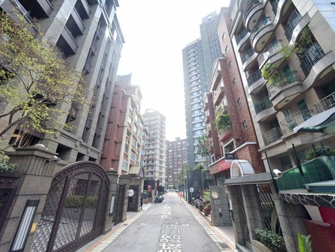 @@芝山天母SOGO商圈旁*質感裝潢美居(第2張)