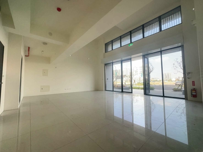 九份子-面寬8米店面-文武百市-角窗（第8張）