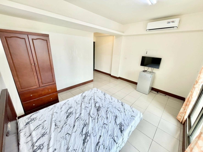 嶺東✨小陽台❤️垃圾桶💕機車位 - Image 3