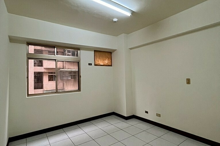 兆基社會住宅🏠皇家翡翠三房.電梯大樓含管.可租補🏠(第3張)