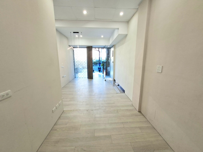 近一中商圈☆超好停車☆適合文書工作室☆美甲美睫☆網購辦公☆服飾業（第6張）