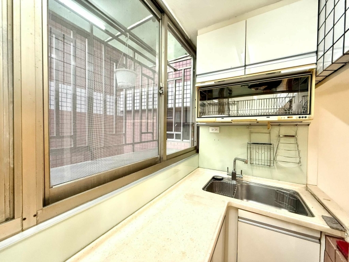 專-中華路商圈｜兵仔市芳鄰亦可當「金店住」工作室喔（第12張）