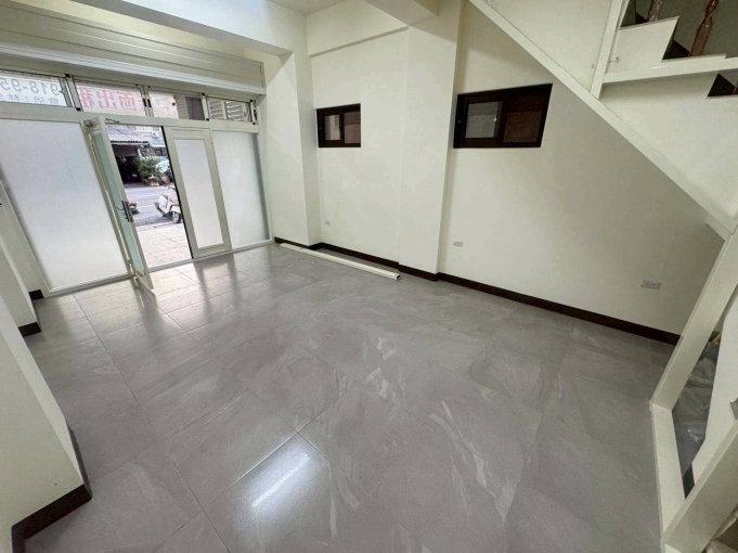 租客勞基法免費諮詢💖潭子74交流道、機捷 || 黃金店面（第8張）