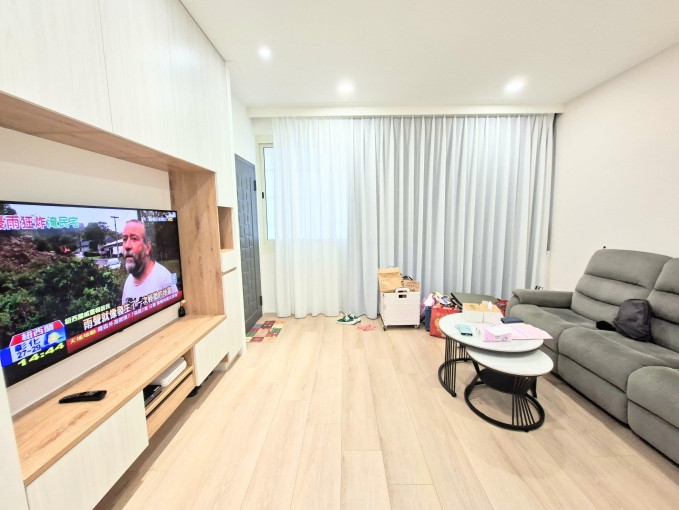 全新完工@正一房一廚一衛@大金變頻冷氣☆電動沙發～（第3張）