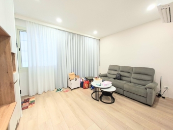 全新完工@正一房一廚一衛@大金變頻冷氣☆電動沙發～（第2張）