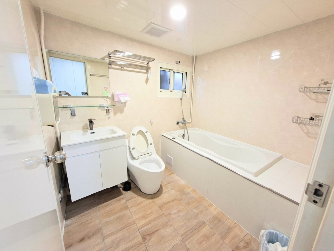 全新完工@正一房一廚一衛@大金變頻冷氣☆電動沙發～（第13張）