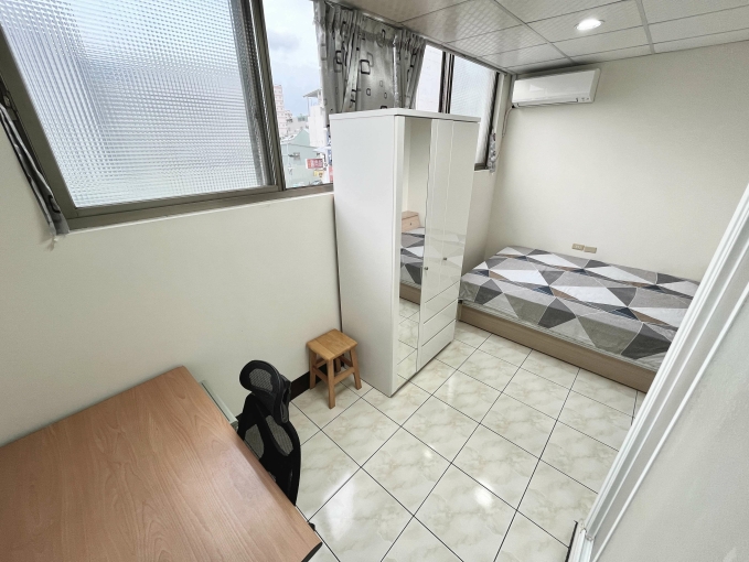 租補☆中華夜市☆大金變頻冷氣☆飲水機☆子母車（第1張）