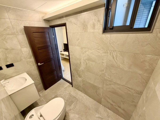 🧡請加賴🧡全新電梯🧡租屋補助🧡陽台獨洗🧡流理台🧡機車位🧡秒殺物件🧡（第11張）