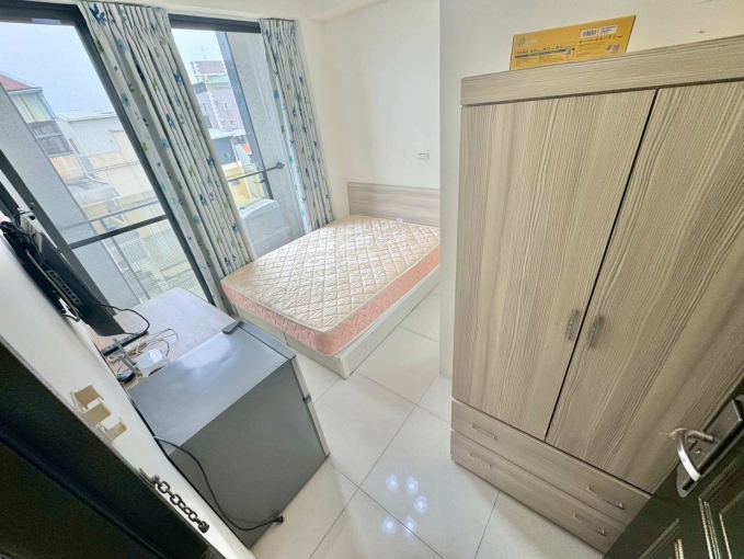 勤益科大❤️可貓可租補✨陽台獨洗✨室內機車位✨衛浴開窗✨秒殺（第1張）