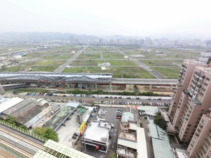 🌈1房1廳🌈雙租補免仲介費🌈有車位🌈捷運走1分🌈大面景觀窗(第5張)