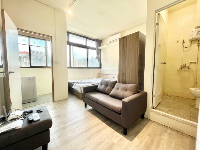 🔥西屯可寵套房🔥陽台獨洗🔥可租補子母車🔥近文心櫻花捷運站 - Image 1