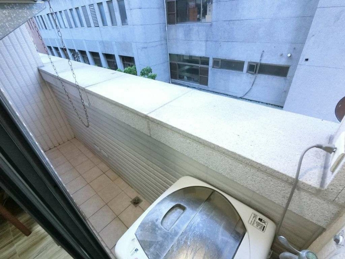 台電**可租補*可報稅*陽台*電梯*子母車~*（第10張）