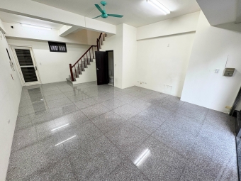 社區型透天🍀三房三衛🍀租屋補助🍀平面車位🍀管理員（第1張）