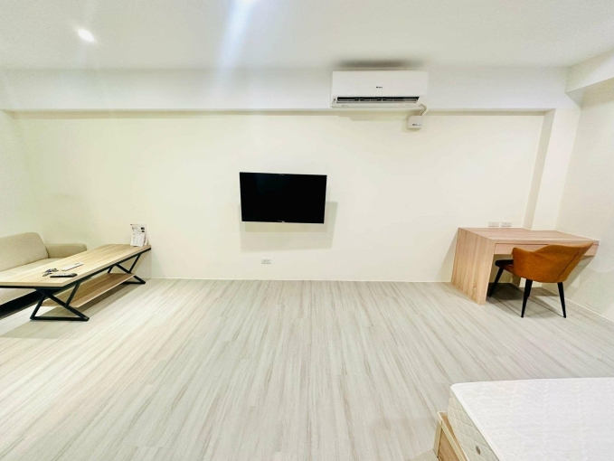 笑的甜蜜蜜💞質感裝潢🌳公園綠地🏆全新沙發床墊（第4張）