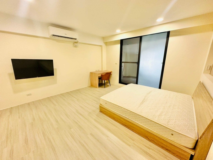 笑的甜蜜蜜💞質感裝潢🌳公園綠地🏆全新沙發床墊（第3張）