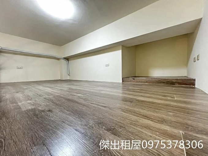 傑出租屋/稀有電梯樓中樓,一層三戶,陽台獨洗,可寵! - Image 4