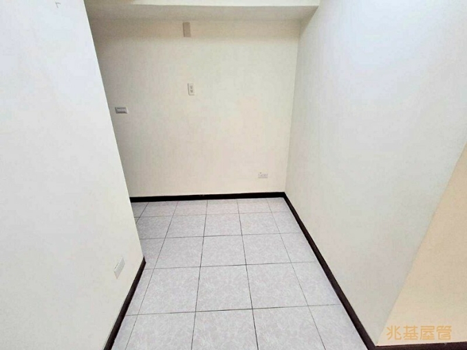 兆基社會住宅🏠文心路2房車位捷運旁可寵可租補設籍（第5張）