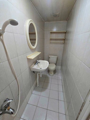 大里>落地窗>陽台>青年中學美套房 - Image 3