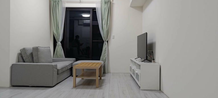 高鐵站前高級住宅，可當工作室不營登，可租補，寵物可談