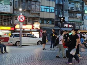 正士林捷運站出口店面（第4張）