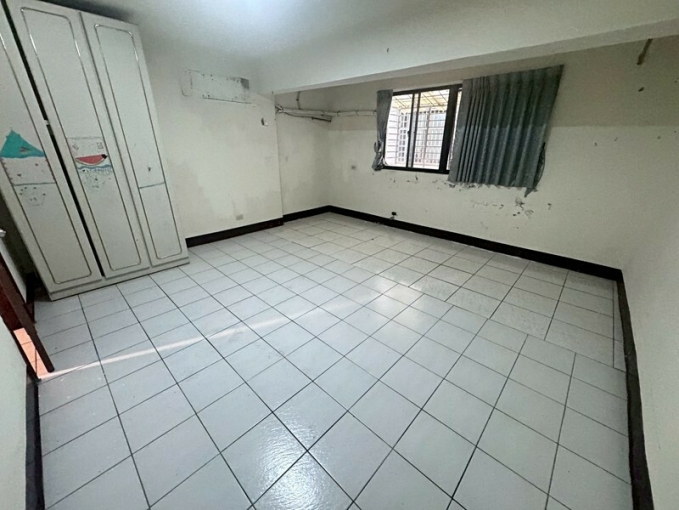 傑出租屋/藝文蛋黃區,稀有社區透天,門前車庫停車!（第9張）